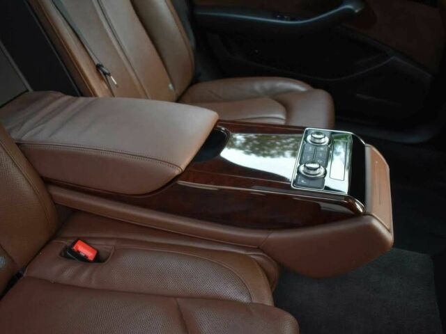 Черный Ауди А8, объемом двигателя 4 л и пробегом 87 тыс. км за 6500 $, фото 20 на Automoto.ua