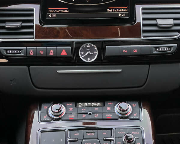Чорний Ауді A8, об'ємом двигуна 3.99 л та пробігом 56 тис. км за 40000 $, фото 84 на Automoto.ua