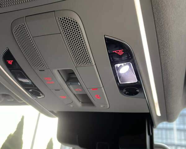 Чорний Ауді A8, об'ємом двигуна 3.99 л та пробігом 56 тис. км за 40000 $, фото 160 на Automoto.ua