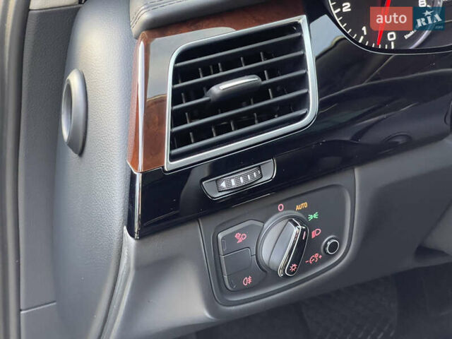 Чорний Ауді A8, об'ємом двигуна 3.99 л та пробігом 56 тис. км за 40000 $, фото 51 на Automoto.ua