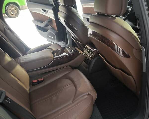 Черный Ауди А8, объемом двигателя 3 л и пробегом 230 тыс. км за 10650 $, фото 22 на Automoto.ua