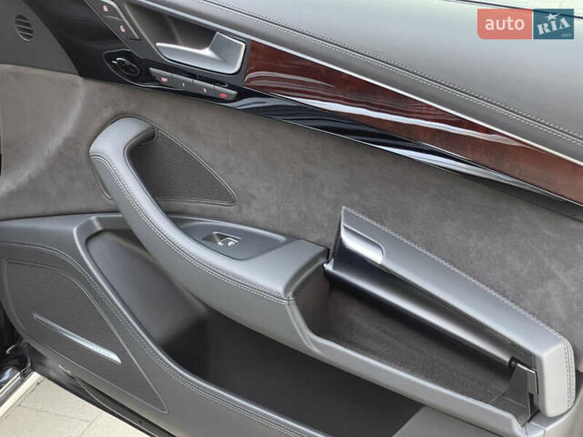 Чорний Ауді A8, об'ємом двигуна 3.99 л та пробігом 56 тис. км за 40000 $, фото 114 на Automoto.ua