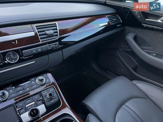 Чорний Ауді A8, об'ємом двигуна 3.99 л та пробігом 56 тис. км за 40000 $, фото 27 на Automoto.ua