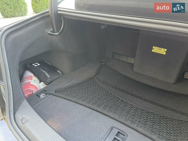 Чорний Ауді A8, об'ємом двигуна 3.99 л та пробігом 56 тис. км за 40000 $, фото 39 на Automoto.ua