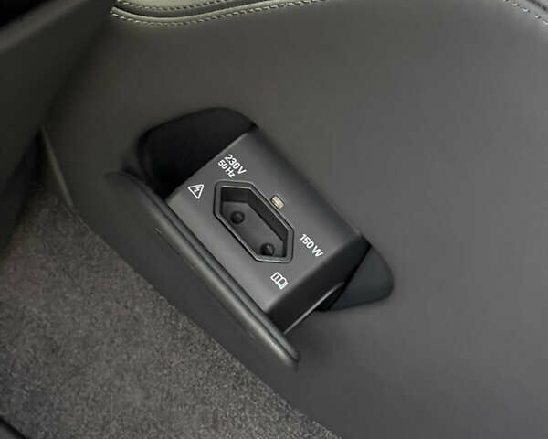 Чорний Ауді A8, об'ємом двигуна 3.99 л та пробігом 56 тис. км за 40000 $, фото 62 на Automoto.ua