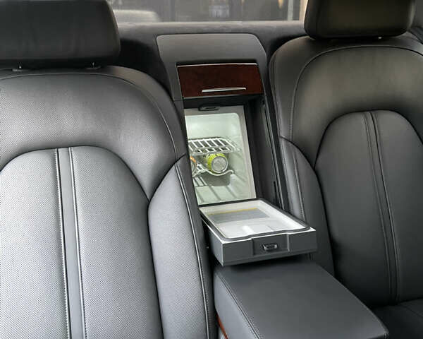 Чорний Ауді A8, об'ємом двигуна 3.99 л та пробігом 56 тис. км за 40000 $, фото 122 на Automoto.ua