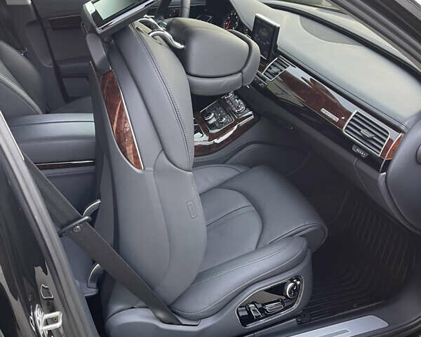 Чорний Ауді A8, об'ємом двигуна 3.99 л та пробігом 56 тис. км за 40000 $, фото 102 на Automoto.ua