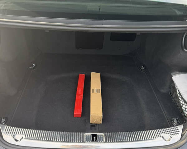 Черный Ауди А8, объемом двигателя 3.99 л и пробегом 181 тыс. км за 30000 $, фото 10 на Automoto.ua