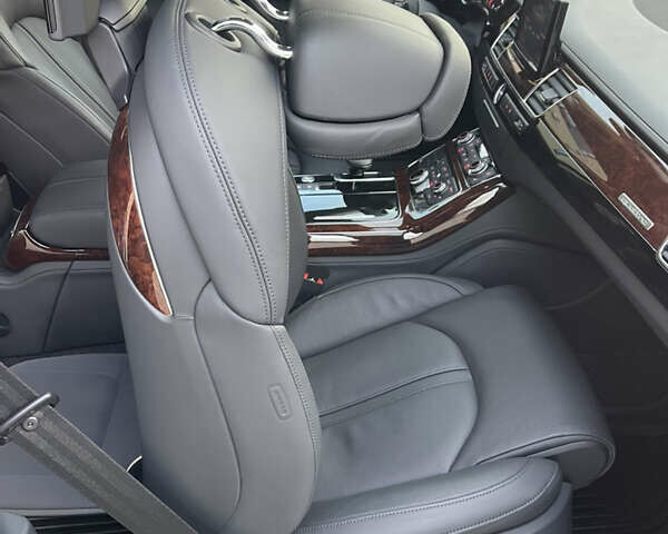 Чорний Ауді A8, об'ємом двигуна 3.99 л та пробігом 56 тис. км за 40000 $, фото 108 на Automoto.ua
