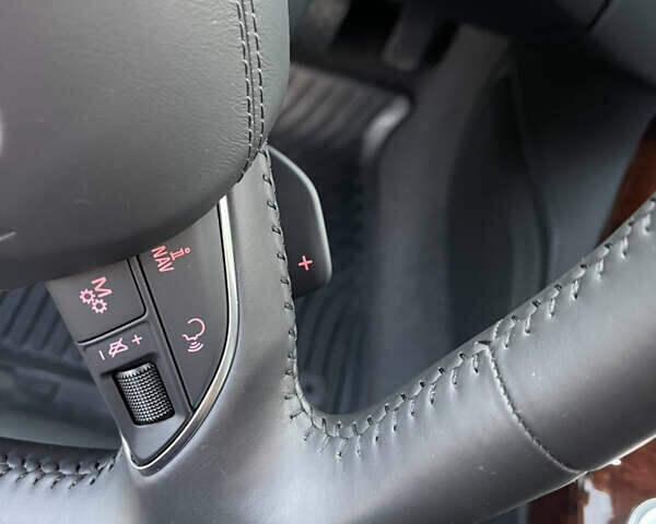 Чорний Ауді A8, об'ємом двигуна 3.99 л та пробігом 56 тис. км за 40000 $, фото 174 на Automoto.ua