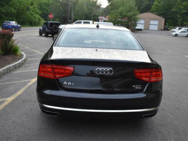 Черный Ауди А8, объемом двигателя 4 л и пробегом 87 тыс. км за 6500 $, фото 4 на Automoto.ua