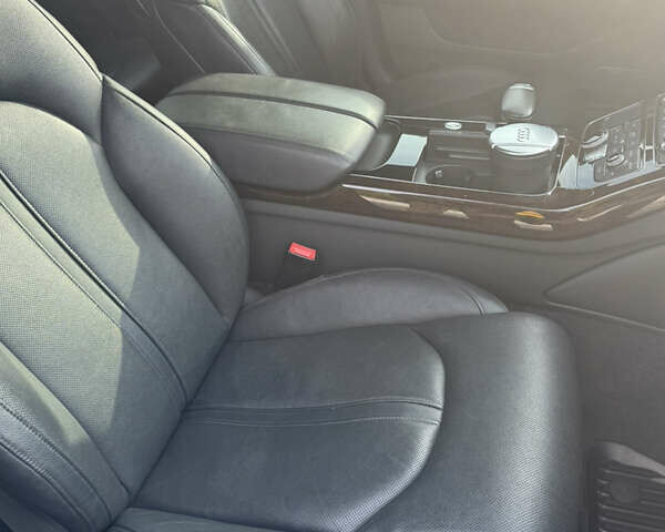 Черный Ауди А8, объемом двигателя 3.99 л и пробегом 181 тыс. км за 30000 $, фото 7 на Automoto.ua