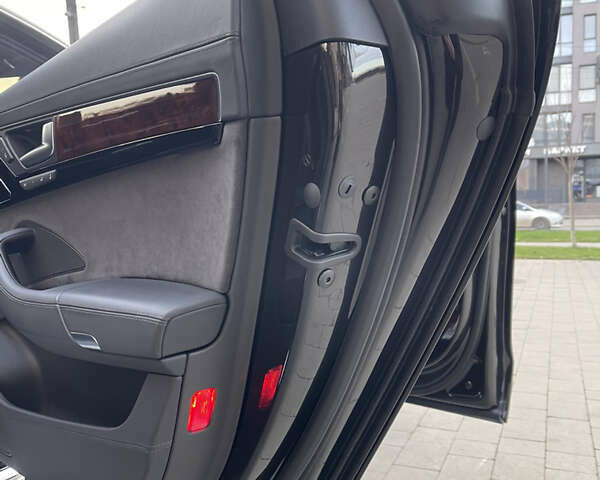 Чорний Ауді A8, об'ємом двигуна 3.99 л та пробігом 56 тис. км за 40000 $, фото 35 на Automoto.ua