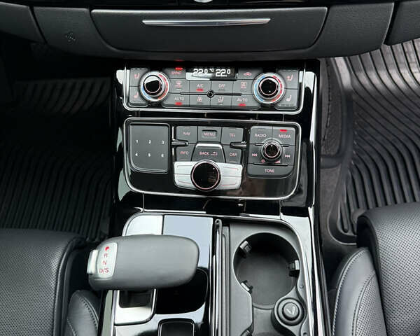 Черный Ауди А8, объемом двигателя 2.97 л и пробегом 86 тыс. км за 31000 $, фото 17 на Automoto.ua