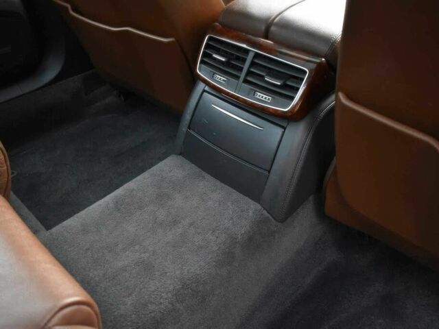 Ауді A8 2014 у Івано-Франківську на Automoto.ua Чорний Ауді A8, об'ємом двигуна 4 л та пробігом 87 тис. км за 6500 $, фото 19 на Automoto.ua