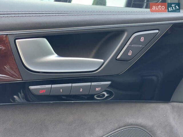 Чорний Ауді A8, об'ємом двигуна 3.99 л та пробігом 56 тис. км за 40000 $, фото 48 на Automoto.ua