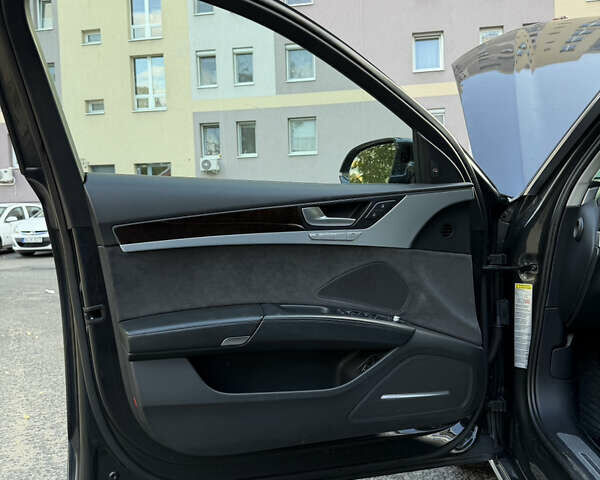 Черный Ауди А8, объемом двигателя 3.99 л и пробегом 153 тыс. км за 23000 $, фото 28 на Automoto.ua