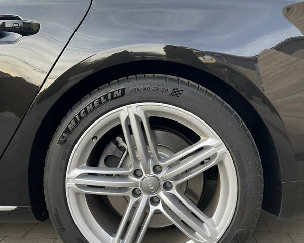 Чорний Ауді A8, об'ємом двигуна 3.99 л та пробігом 56 тис. км за 40000 $, фото 16 на Automoto.ua