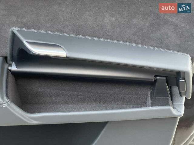 Чорний Ауді A8, об'ємом двигуна 3.99 л та пробігом 56 тис. км за 40000 $, фото 118 на Automoto.ua