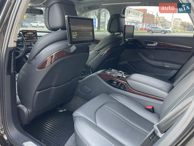 Чорний Ауді A8, об'ємом двигуна 3.99 л та пробігом 56 тис. км за 40000 $, фото 55 на Automoto.ua
