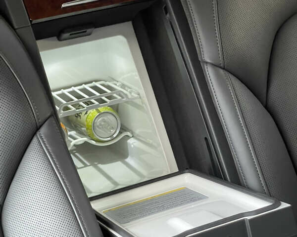 Чорний Ауді A8, об'ємом двигуна 3.99 л та пробігом 56 тис. км за 40000 $, фото 123 на Automoto.ua