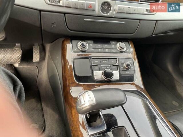 Черный Ауди А8, объемом двигателя 3 л и пробегом 203 тыс. км за 18000 $, фото 3 на Automoto.ua