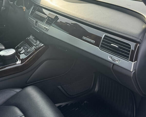 Черный Ауди А8, объемом двигателя 3.99 л и пробегом 181 тыс. км за 30000 $, фото 9 на Automoto.ua