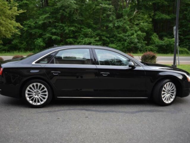 Черный Ауди А8, объемом двигателя 4 л и пробегом 87 тыс. км за 6500 $, фото 5 на Automoto.ua