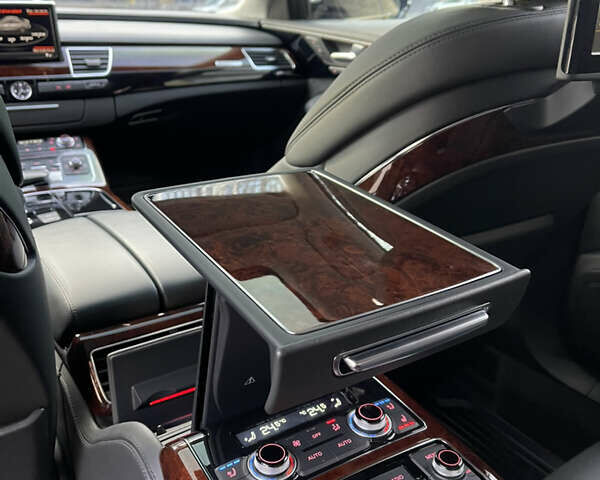 Чорний Ауді A8, об'ємом двигуна 3.99 л та пробігом 56 тис. км за 40000 $, фото 72 на Automoto.ua