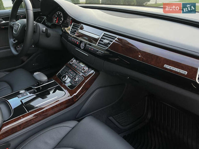 Чорний Ауді A8, об'ємом двигуна 3.99 л та пробігом 56 тис. км за 40000 $, фото 164 на Automoto.ua