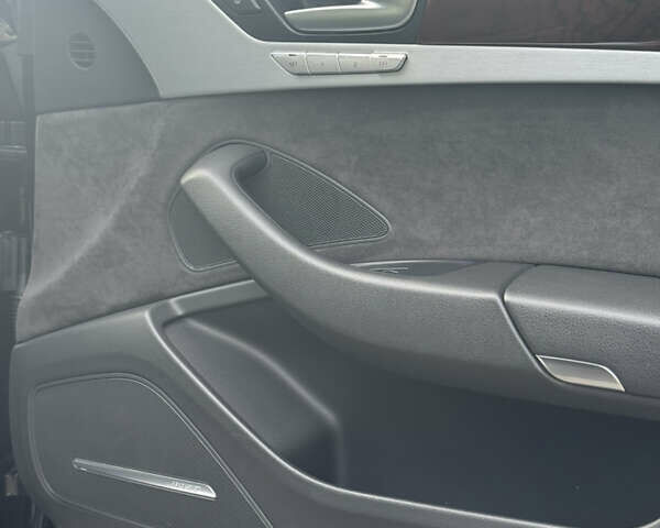 Черный Ауди А8, объемом двигателя 3.99 л и пробегом 181 тыс. км за 30000 $, фото 8 на Automoto.ua