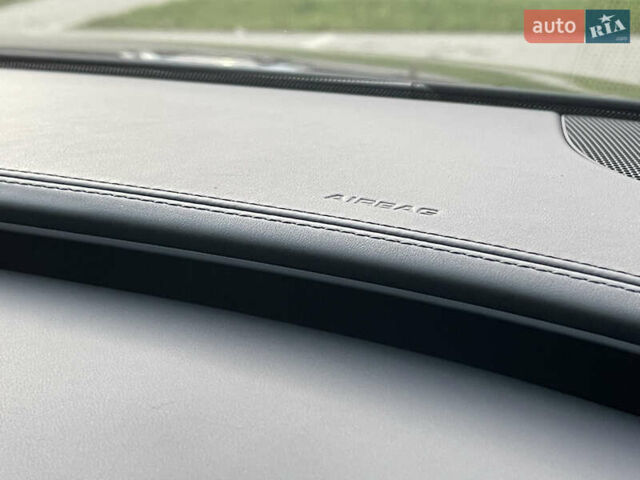 Чорний Ауді A8, об'ємом двигуна 3.99 л та пробігом 56 тис. км за 40000 $, фото 163 на Automoto.ua