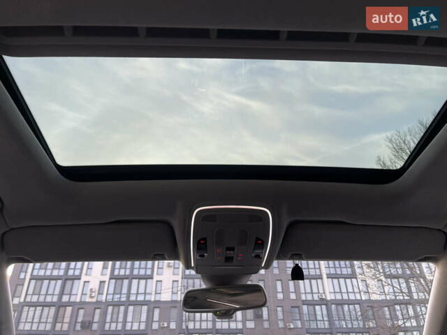 Чорний Ауді A8, об'ємом двигуна 3.99 л та пробігом 56 тис. км за 40000 $, фото 88 на Automoto.ua