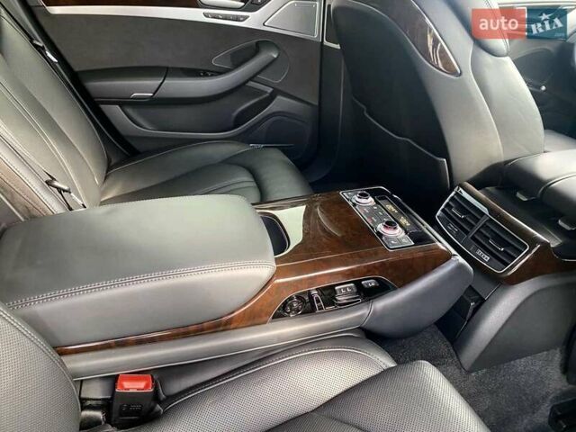 Чорний Ауді A8, об'ємом двигуна 2.97 л та пробігом 198 тис. км за 29950 $, фото 26 на Automoto.ua