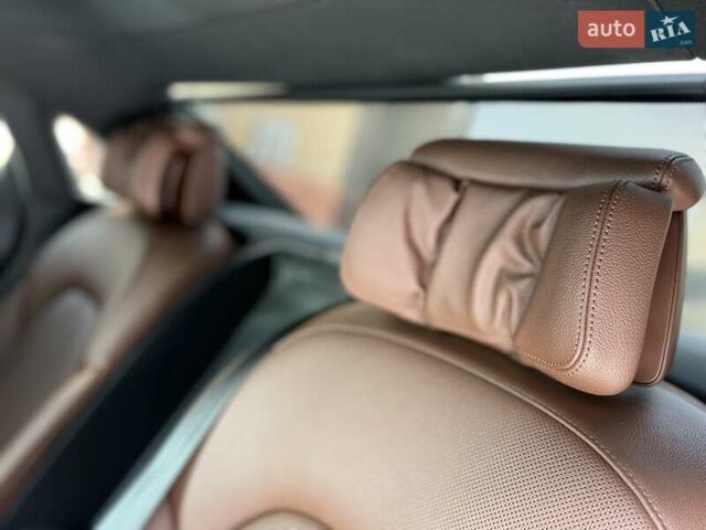 Чорний Ауді A8, об'ємом двигуна 3.99 л та пробігом 140 тис. км за 33900 $, фото 61 на Automoto.ua