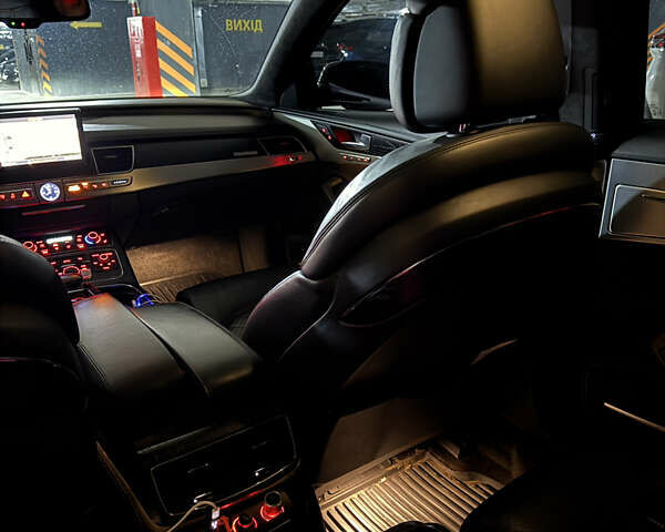 Черный Ауди А8, объемом двигателя 3.99 л и пробегом 187 тыс. км за 33000 $, фото 24 на Automoto.ua