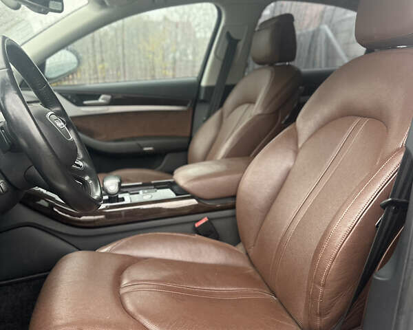 Черный Ауди А8, объемом двигателя 3 л и пробегом 195 тыс. км за 15950 $, фото 27 на Automoto.ua