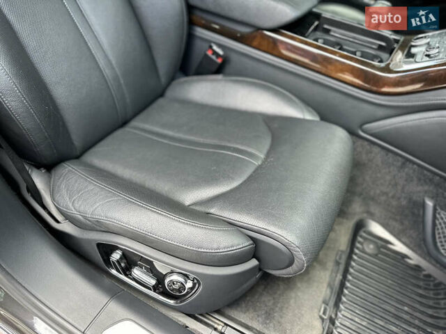 Черный Ауди А8, объемом двигателя 3 л и пробегом 180 тыс. км за 21500 $, фото 85 на Automoto.ua