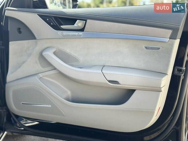 Чорний Ауді A8, об'ємом двигуна 4.13 л та пробігом 263 тис. км за 33500 $, фото 33 на Automoto.ua