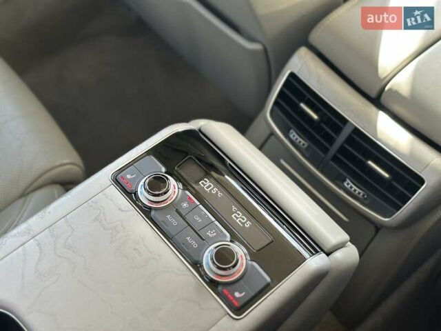 Чорний Ауді A8, об'ємом двигуна 4.13 л та пробігом 263 тис. км за 33500 $, фото 47 на Automoto.ua