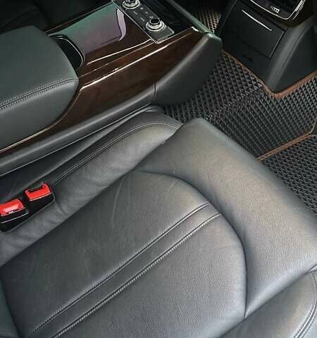 Черный Ауди А8, объемом двигателя 3.99 л и пробегом 170 тыс. км за 25000 $, фото 40 на Automoto.ua