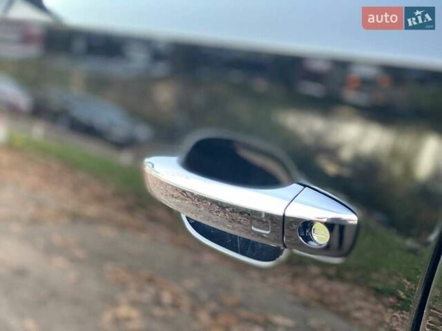 Черный Ауди А8, объемом двигателя 3.99 л и пробегом 170 тыс. км за 25000 $, фото 23 на Automoto.ua