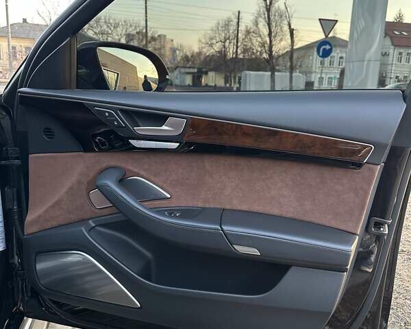 Чорний Ауді A8, об'ємом двигуна 3.99 л та пробігом 140 тис. км за 33900 $, фото 41 на Automoto.ua