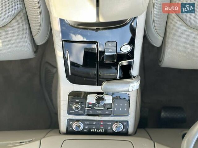 Чорний Ауді A8, об'ємом двигуна 4.13 л та пробігом 263 тис. км за 33500 $, фото 55 на Automoto.ua