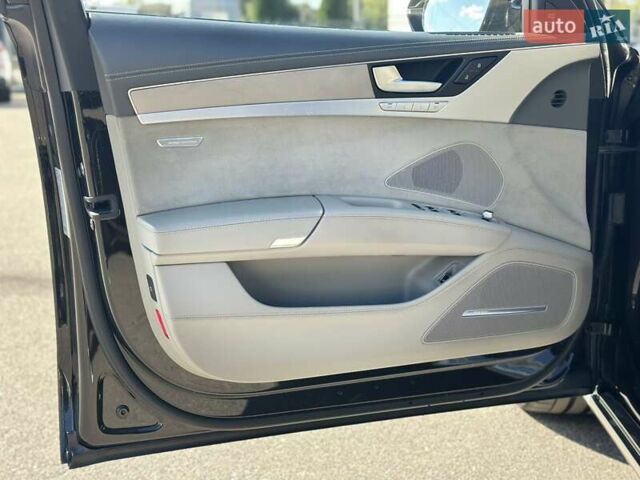 Чорний Ауді A8, об'ємом двигуна 4.13 л та пробігом 263 тис. км за 33500 $, фото 22 на Automoto.ua