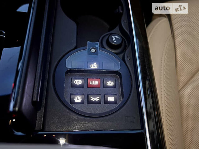 Черный Ауди А8, объемом двигателя 3.99 л и пробегом 163 тыс. км за 165000 $, фото 54 на Automoto.ua