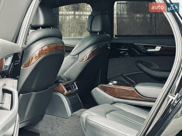 Чорний Ауді A8, об'ємом двигуна 3 л та пробігом 274 тис. км за 18700 $, фото 24 на Automoto.ua