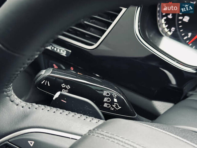 Чорний Ауді A8, об'ємом двигуна 3 л та пробігом 274 тис. км за 18700 $, фото 82 на Automoto.ua
