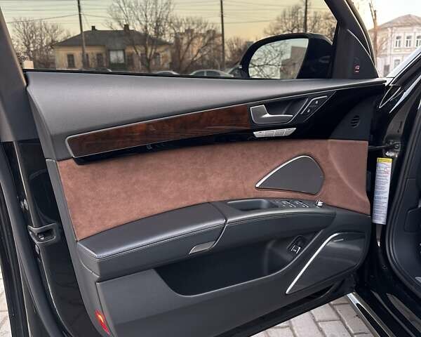 Чорний Ауді A8, об'ємом двигуна 3.99 л та пробігом 140 тис. км за 33900 $, фото 27 на Automoto.ua