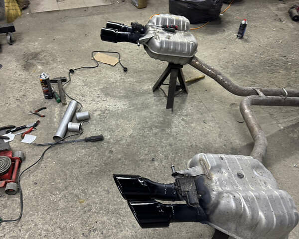 Черный Ауди А8, объемом двигателя 3.99 л и пробегом 187 тыс. км за 33000 $, фото 26 на Automoto.ua